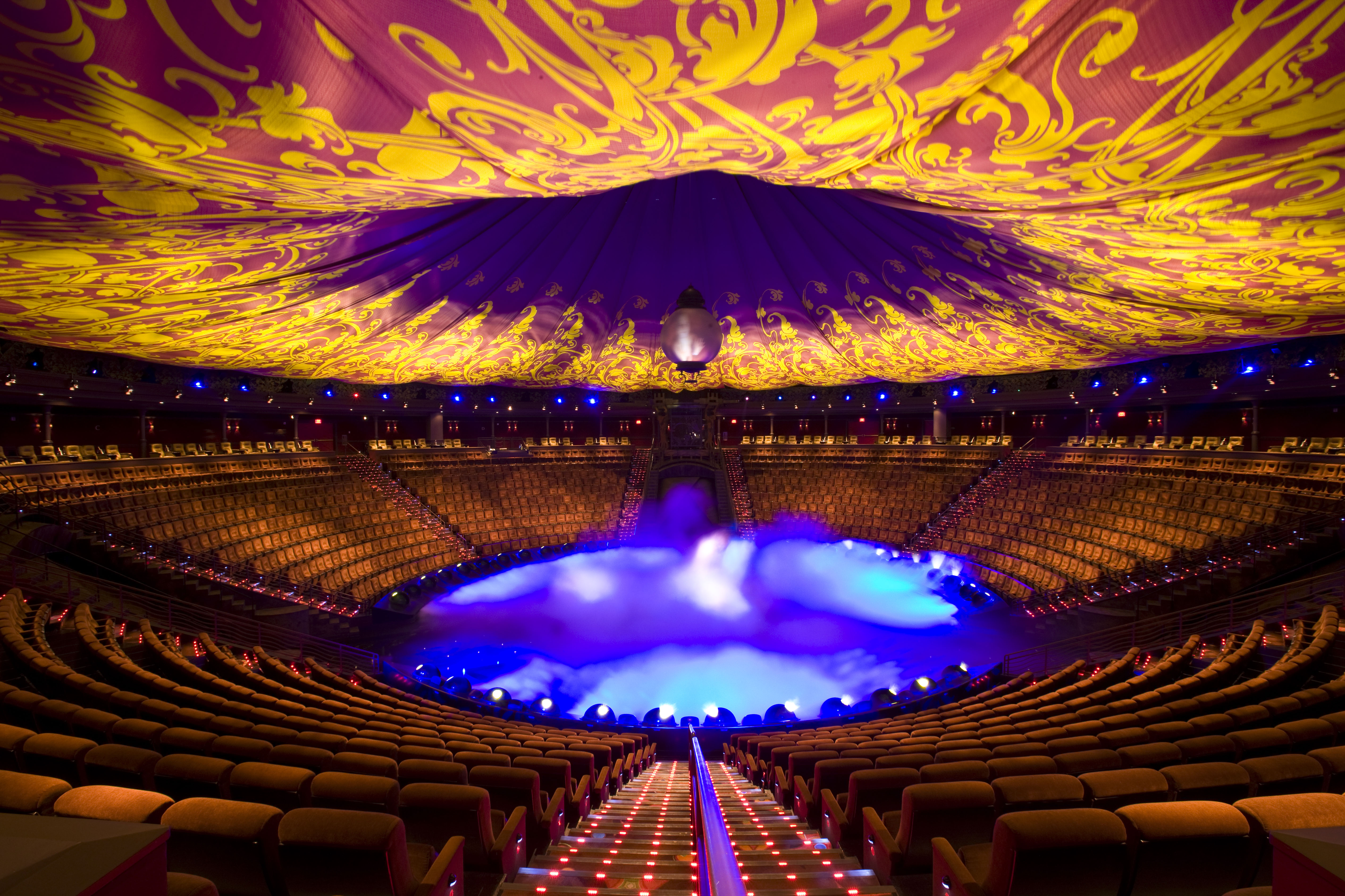 Las Vegas Attraction Review: LE RÊVE (Wynn Theater) - Stage and Cinema