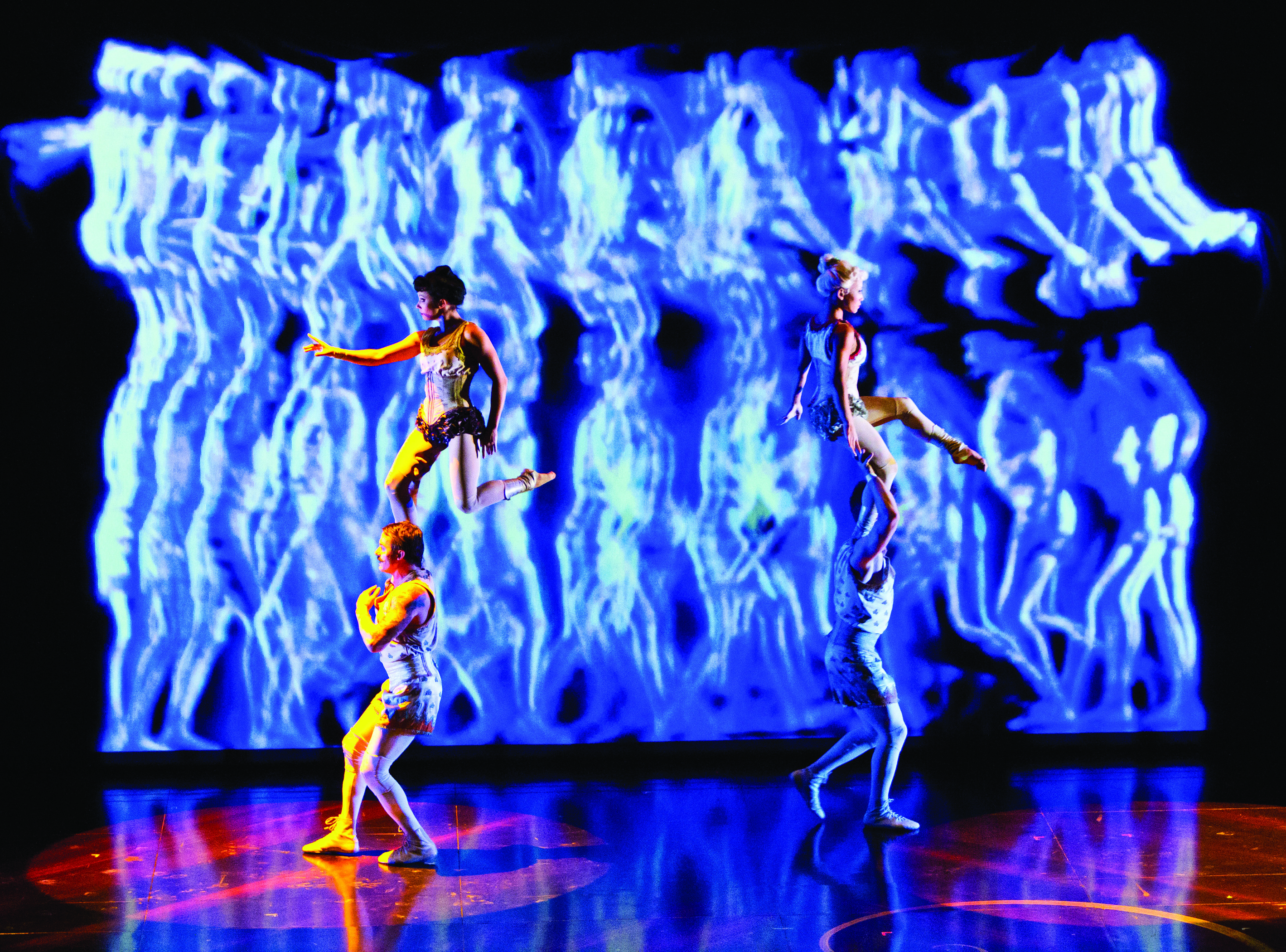 Артистический танец. Дю солей Iris. Айрис танец. Костюмированным шоу в «Cirque du Soleil 20 века. Цирк Израиля Аква.