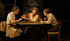 Paul Kubicki's Stage and Cinema review of Redtwist's GLASS MENAGERIE in Chicago