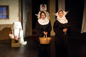 Tony Frankel’s Stage and Cinema review of Seanachaí Theatre Company’s In Pigeon House in Chicago