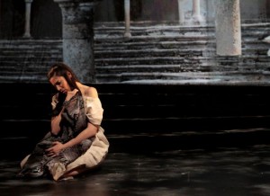Tony Frankel's Stage and Cinema review of LA Opera's "Dulce Rosa."