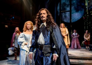 Aloysius Gigl in Chicago Shakespeare's production of CYRANO.