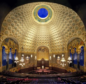 Interior of Wilshire Temple. Photo by Tom Bonner.