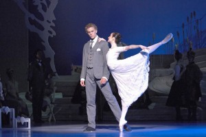 Amber Scott & Adam Bull in The Australian Ballet's SWAN LAKE. Photo by Jim McFarlane
