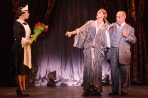 Blaire Baker (Maid), Emma Stratton (Helen Sinclair) and Rick Grossman (Julian Marx) in the North American tour of BULLETS OVER BROADWAY. Photo by Matthew Murphy.