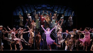 Caitlin Ehlinger (center) and the Company of 42ND STREET National Tour