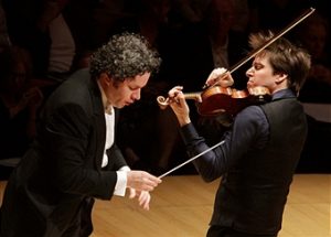 bell-and-dudamel-photo-by-lawrence-k-ho