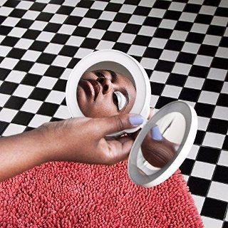 Post image for CD Review: DREAMS AND DAGGERS (Cécile McLorin Salvant on Mack Avenue)