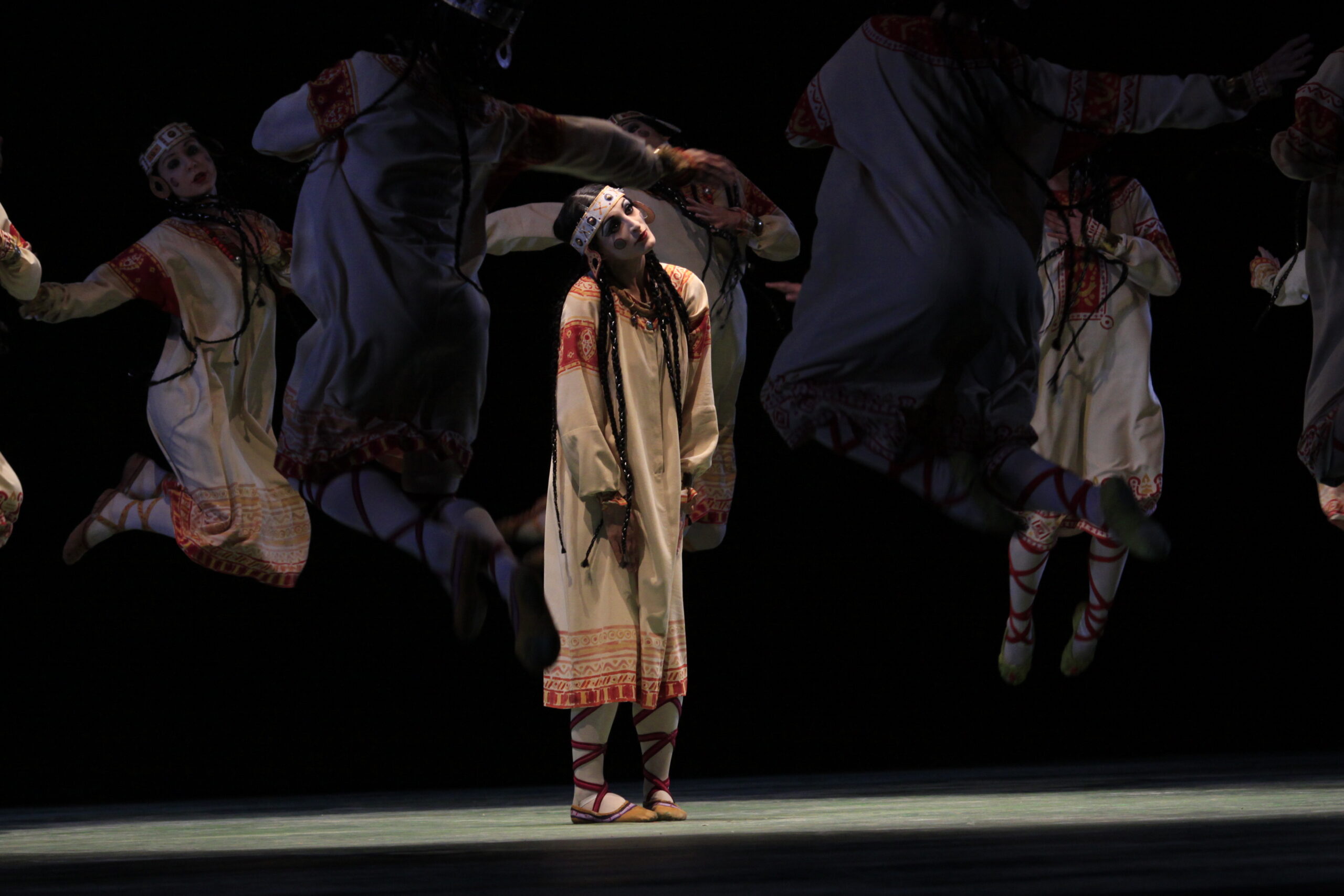 Dance Review: THE JOFFREY BALLET'S LE SACRE DU PRINTEMPS (Reconstructed  Version at the Dorothy Chandler Pavilion in Los Angeles) - Stage and Cinema