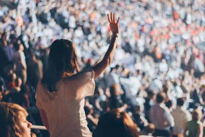 Post image for 5 CONCERT ETIQUETTE RULES YOU SHOULD NEVER IGNORE