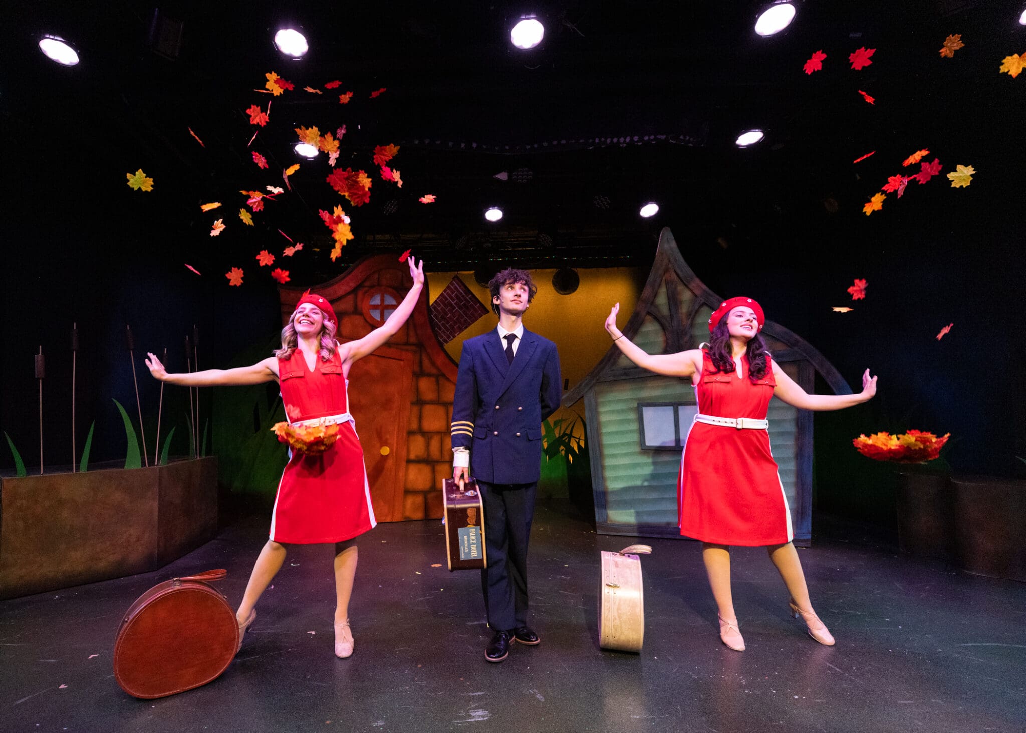 Theater Review: A YEAR WITH FROG AND TOAD (Young People’s Theatre of ...