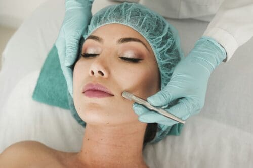 woman-doing-liposuction-on-her-face