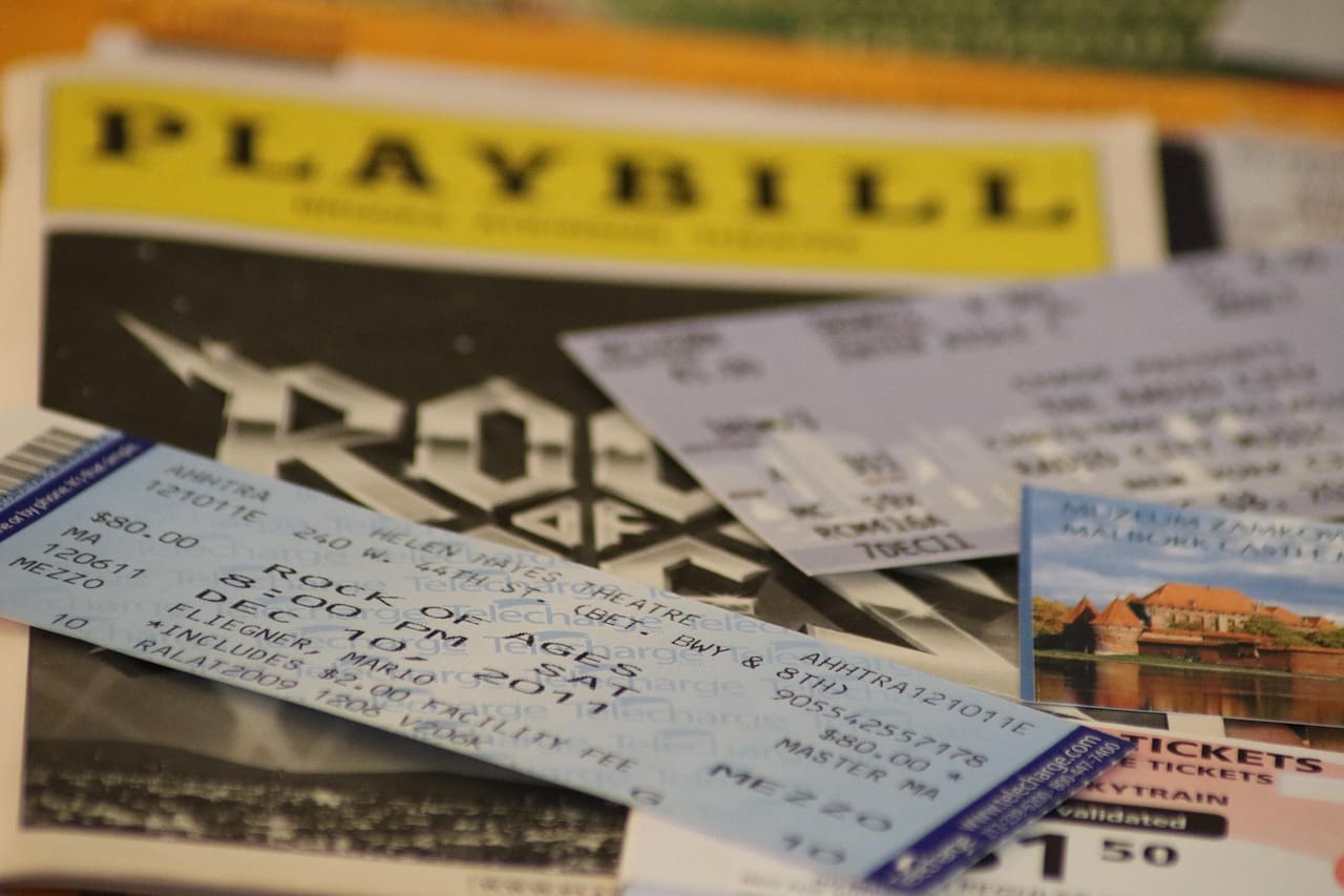 isardomains_com-tickets-3394046_1280